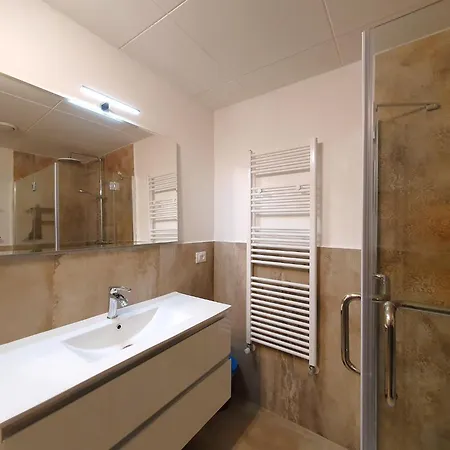 Apartamento In With Maggiore Views *