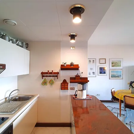 Apartment In With Maggiore Views